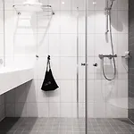 Comfort Hotell 3*